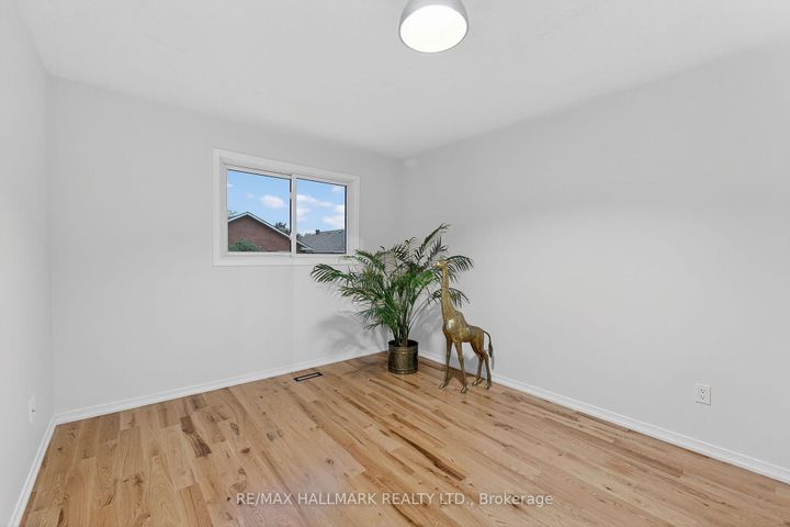 Photo 35 at 3569 Redmond Road, Fairview, Mississauga