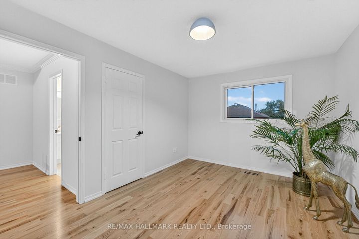 Photo 36 at 3569 Redmond Road, Fairview, Mississauga