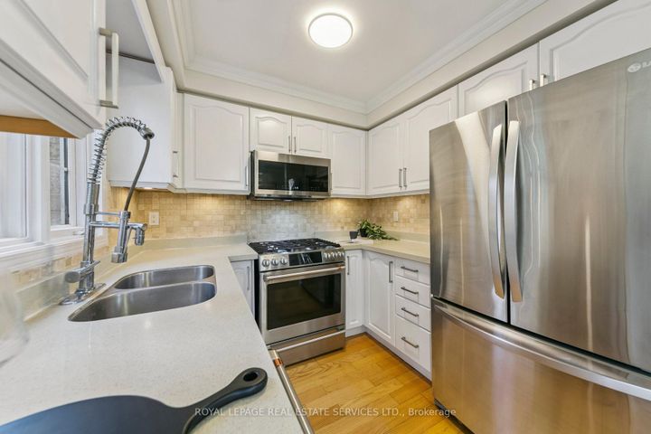 Photo 10 at 2193 Shorncliffe Boulevard, WM Westmount, Oakville