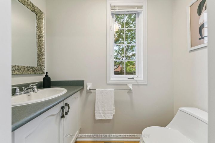 Photo 12 at 2193 Shorncliffe Boulevard, WM Westmount, Oakville