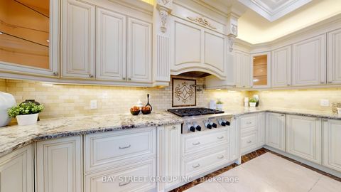 Photo 15 at 112 Centre Avenue, Newtonbrook East, Toronto