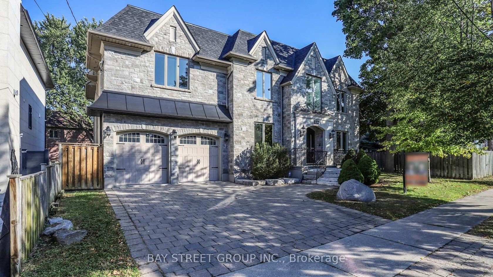 112 Centre Avenue, Newtonbrook East, Toronto 