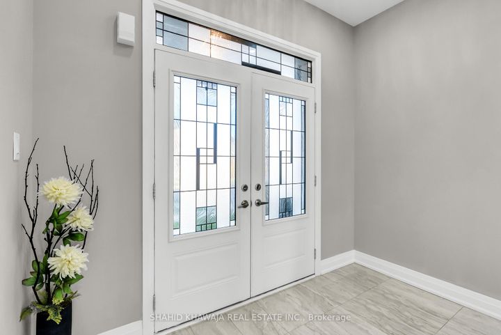 Photo 4 at 115 Yates Drive, CB Cobban, Milton