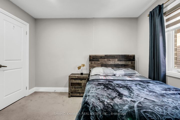 Photo 26 at 115 Yates Drive, CB Cobban, Milton