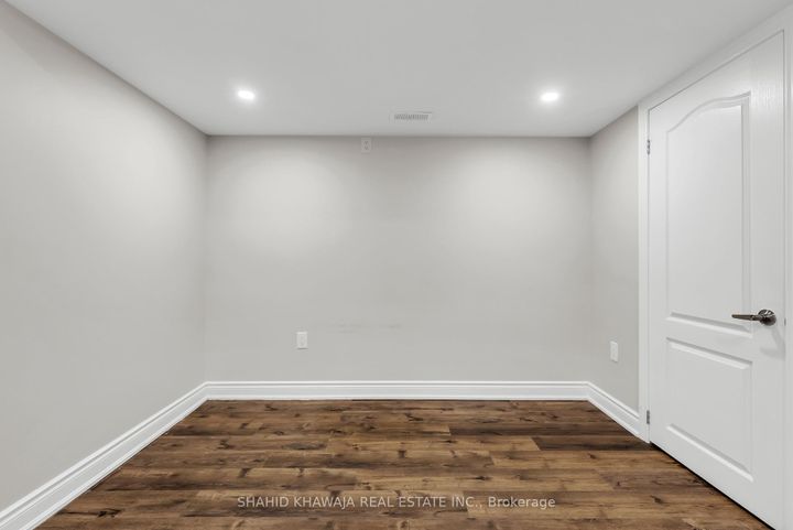 Photo 36 at 115 Yates Drive, CB Cobban, Milton