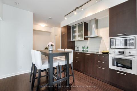 Photo 9 at 407 - 12 York Street, Waterfront Communities C1, Toronto