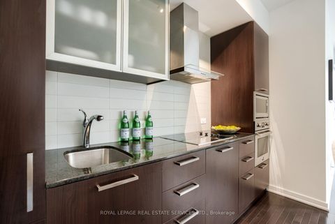 Photo 12 at 407 - 12 York Street, Waterfront Communities C1, Toronto