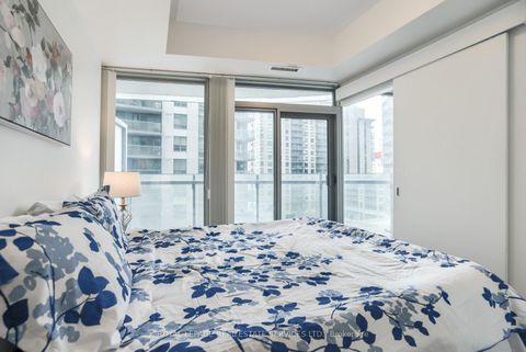 Photo 16 at 407 - 12 York Street, Waterfront Communities C1, Toronto