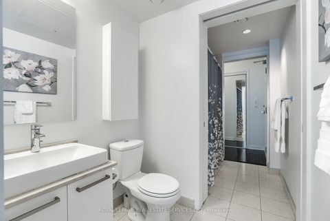 Photo 19 at 407 - 12 York Street, Waterfront Communities C1, Toronto