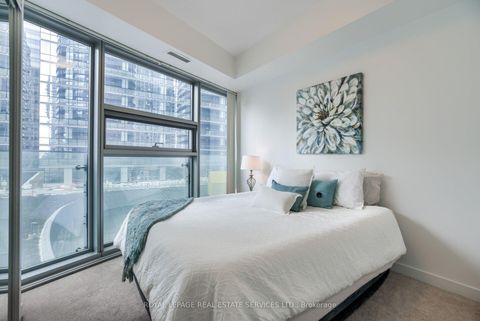 Photo 21 at 407 - 12 York Street, Waterfront Communities C1, Toronto