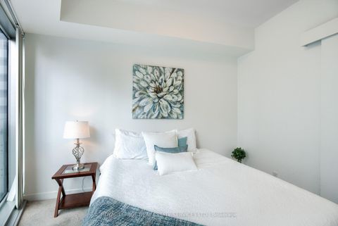 Photo 23 at 407 - 12 York Street, Waterfront Communities C1, Toronto