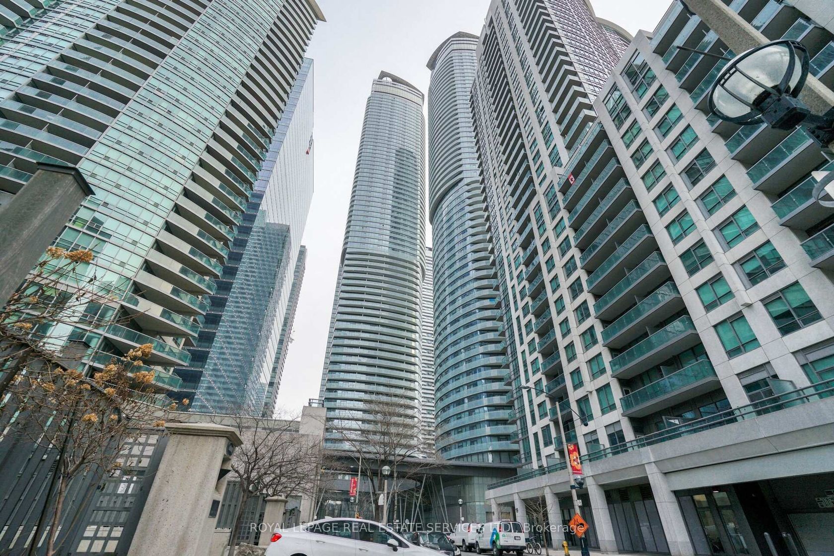 407 - 12 York Street, Waterfront Communities C1, Toronto 