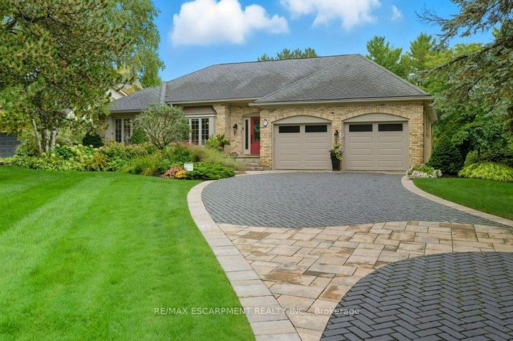 Photo 1 at 31 Acredale Drive, Carlisle, Hamilton