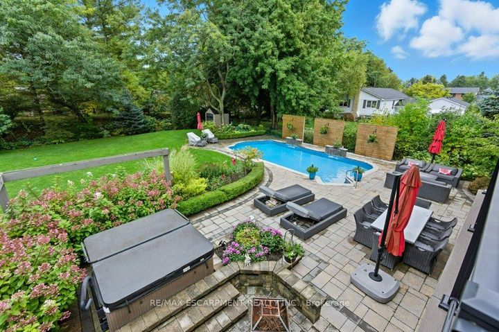 Photo 10 at 31 Acredale Drive, Carlisle, Hamilton
