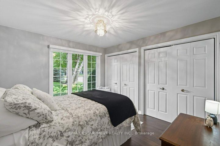 Photo 22 at 31 Acredale Drive, Carlisle, Hamilton