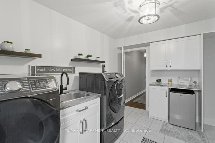 Photo 35 at 31 Acredale Drive, Carlisle, Hamilton