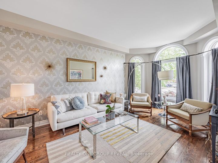 Photo 2 at 862 Baylawn Drive, Liverpool, Pickering