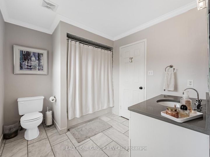 Photo 13 at 862 Baylawn Drive, Liverpool, Pickering