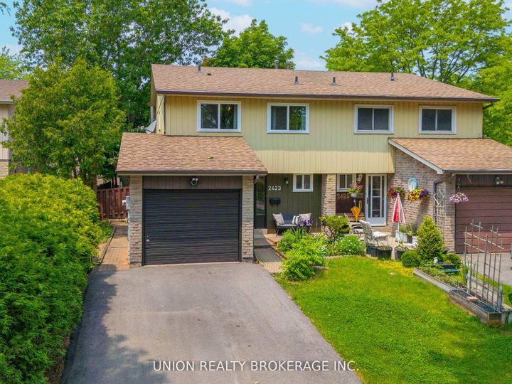 Photo 1 at 2423 Brasilia Circle, Meadowvale, Mississauga