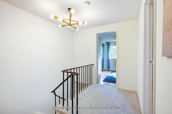 Photo 12 at 2423 Brasilia Circle, Meadowvale, Mississauga