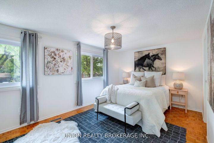 Photo 13 at 2423 Brasilia Circle, Meadowvale, Mississauga
