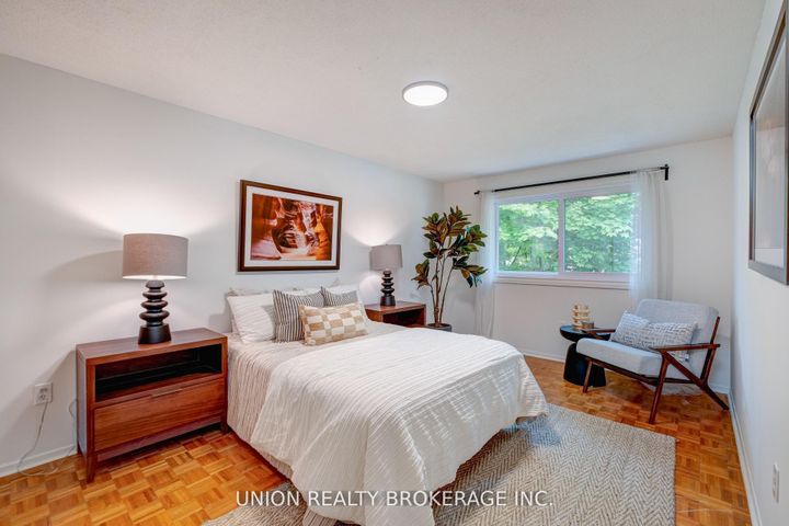 Photo 16 at 2423 Brasilia Circle, Meadowvale, Mississauga