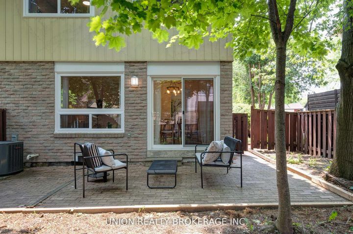 Photo 27 at 2423 Brasilia Circle, Meadowvale, Mississauga