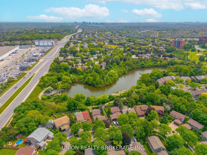 Photo 30 at 2423 Brasilia Circle, Meadowvale, Mississauga
