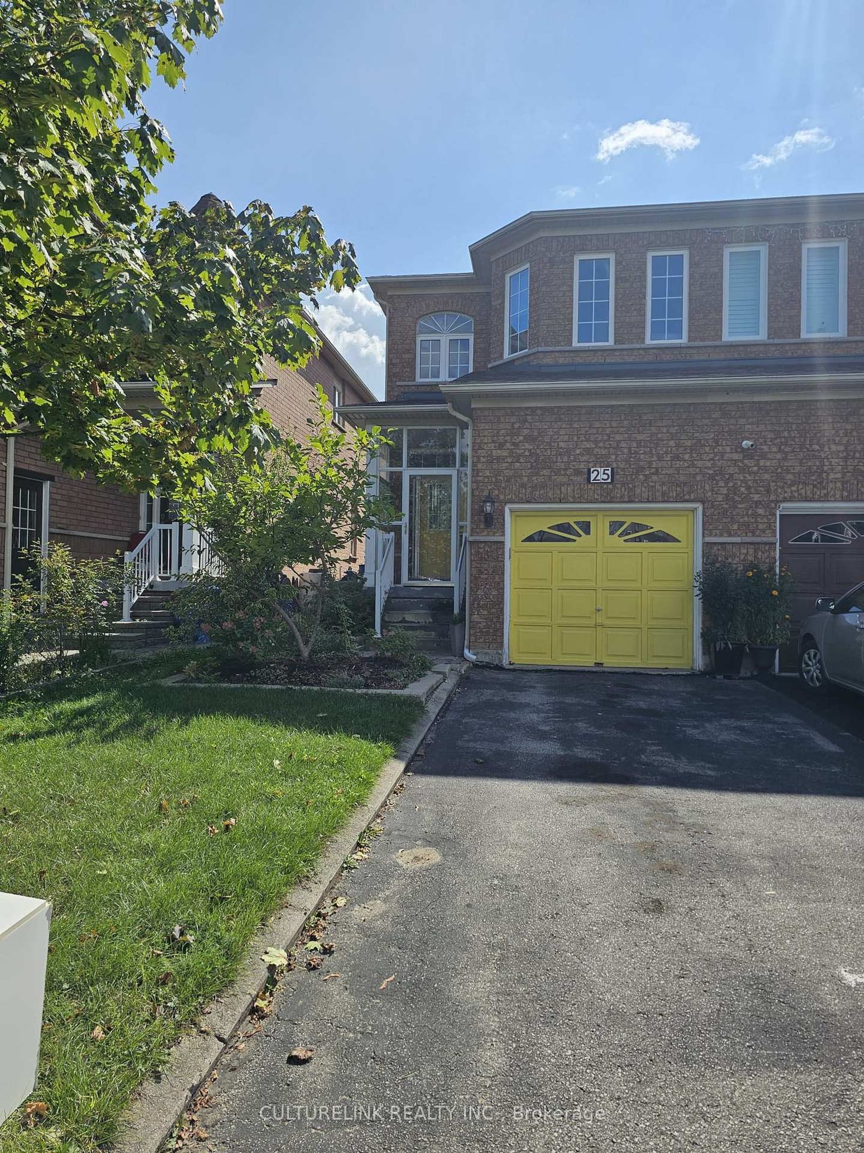 25 Red Hawk Road, Malvern, Toronto 