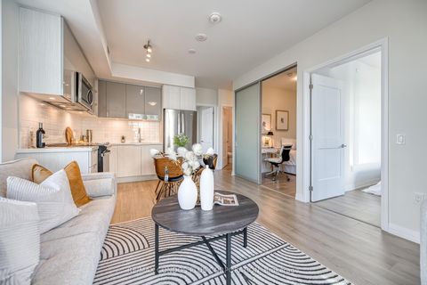 Photo 10 at 2007 - 25 Holly Street, Mount Pleasant East, Toronto