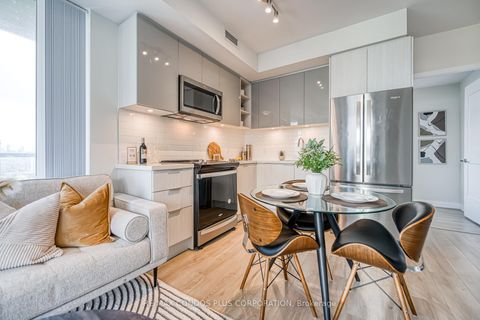 Photo 11 at 2007 - 25 Holly Street, Mount Pleasant East, Toronto
