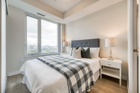 Photo 15 at 2007 - 25 Holly Street, Mount Pleasant East, Toronto