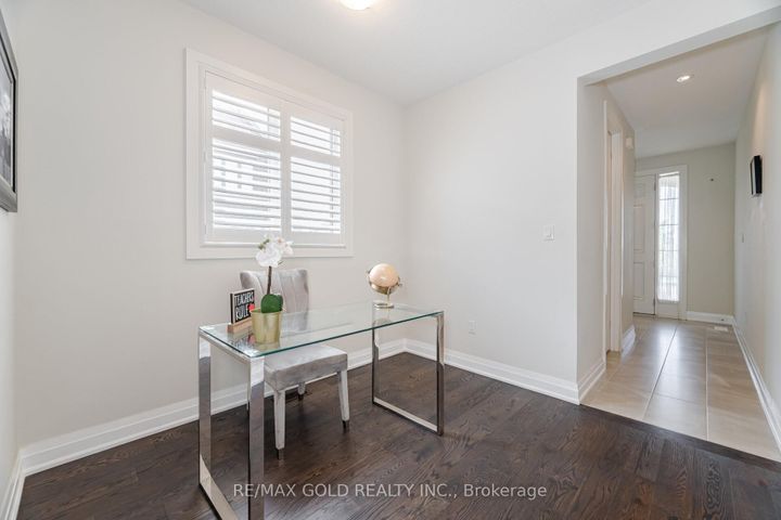Photo 1 at 209 Castle Oaks Crossing, Bram East, Brampton