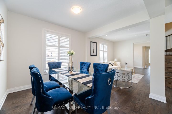 Photo 5 at 209 Castle Oaks Crossing, Bram East, Brampton