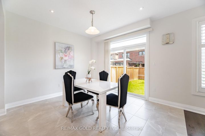 Photo 10 at 209 Castle Oaks Crossing, Bram East, Brampton