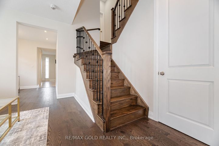 Photo 16 at 209 Castle Oaks Crossing, Bram East, Brampton