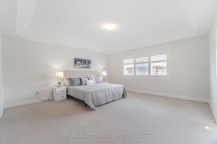 Photo 17 at 209 Castle Oaks Crossing, Bram East, Brampton
