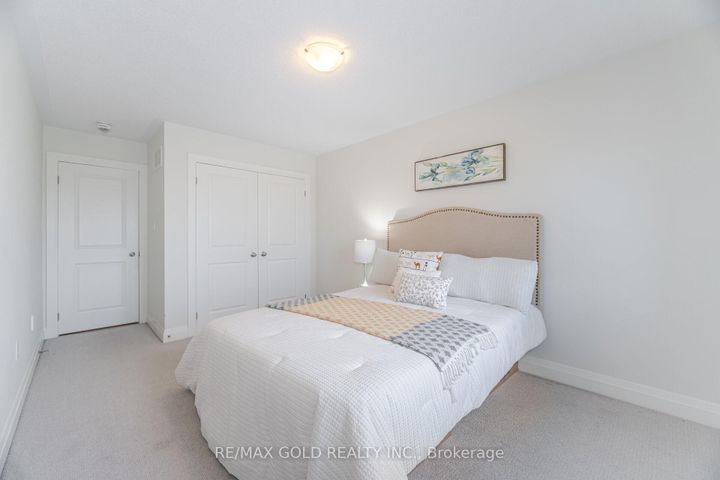 Photo 21 at 209 Castle Oaks Crossing, Bram East, Brampton