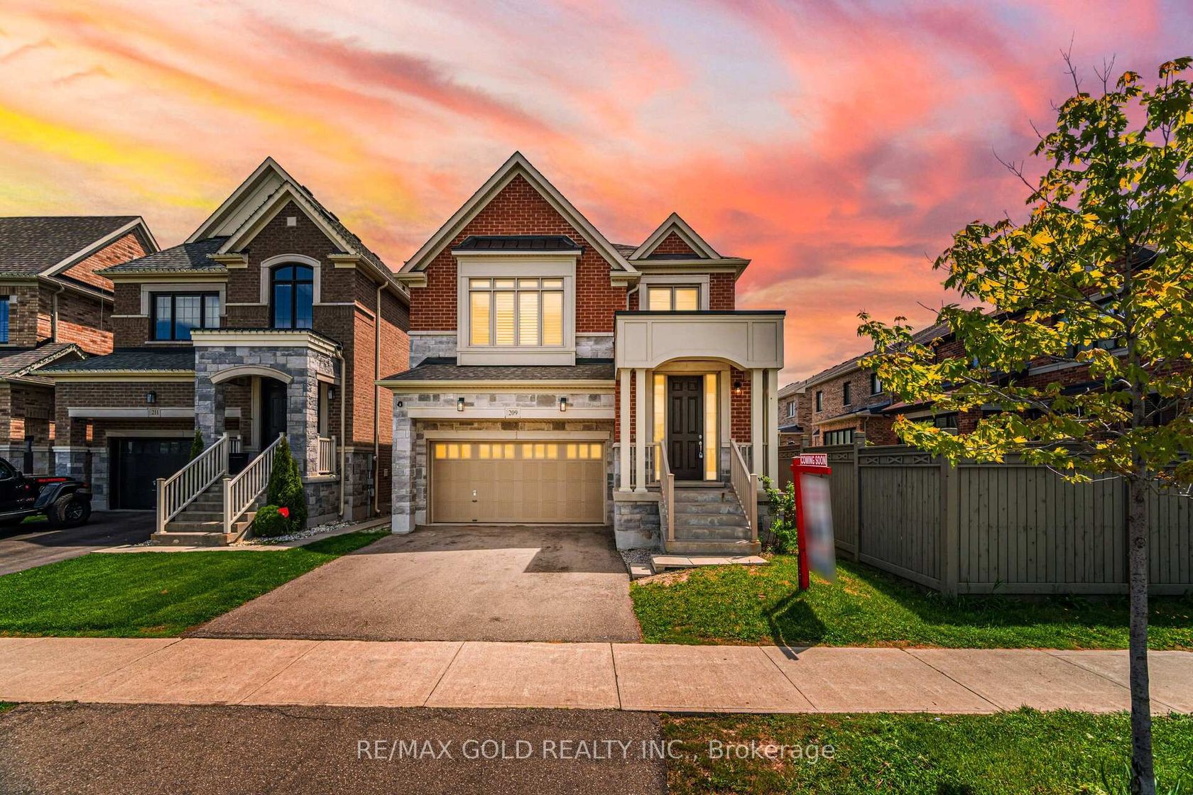 209 Castle Oaks Crossing, Bram East, Brampton 2