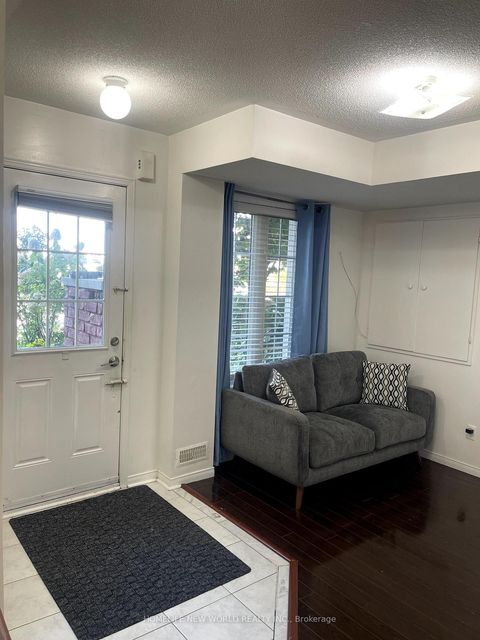 Photo 3 at 173 Torbarrie Road, CFB, Toronto