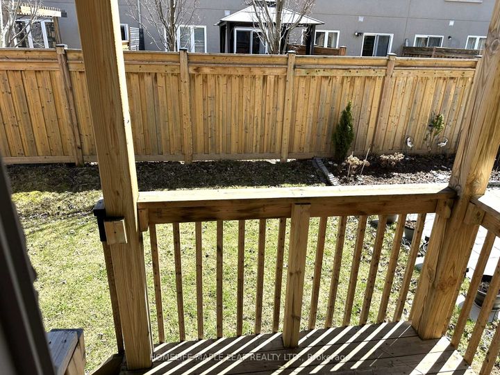 Photo 4 at 26 BORERS CREEK Circle, Waterdown, Hamilton