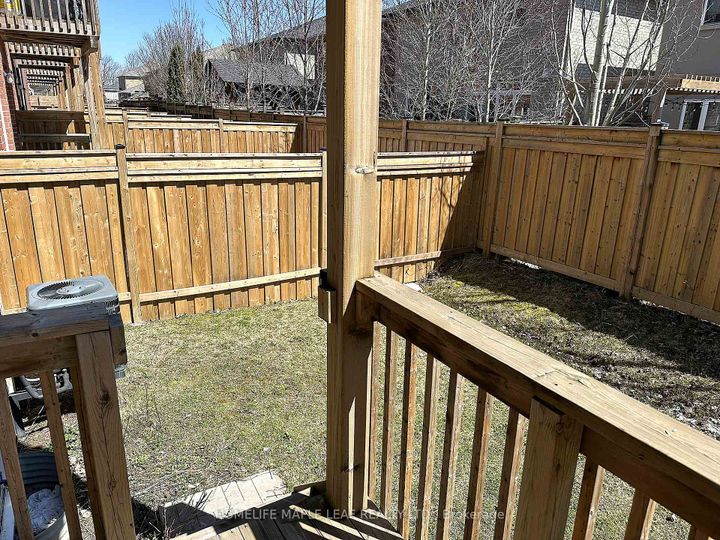 Photo 5 at 26 BORERS CREEK Circle, Waterdown, Hamilton