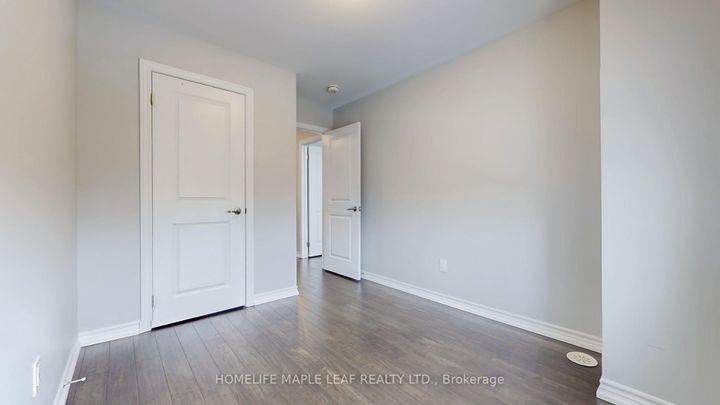 Photo 37 at 26 BORERS CREEK Circle, Waterdown, Hamilton