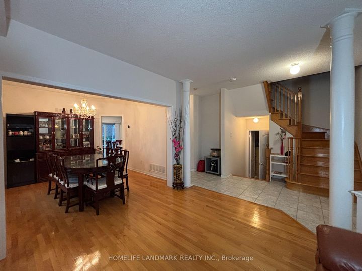 Photo 7 at 28 Stonebridge Boulevard, L'Amoreaux, Toronto