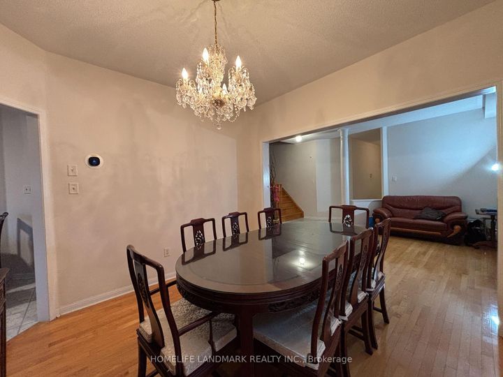 Photo 8 at 28 Stonebridge Boulevard, L'Amoreaux, Toronto