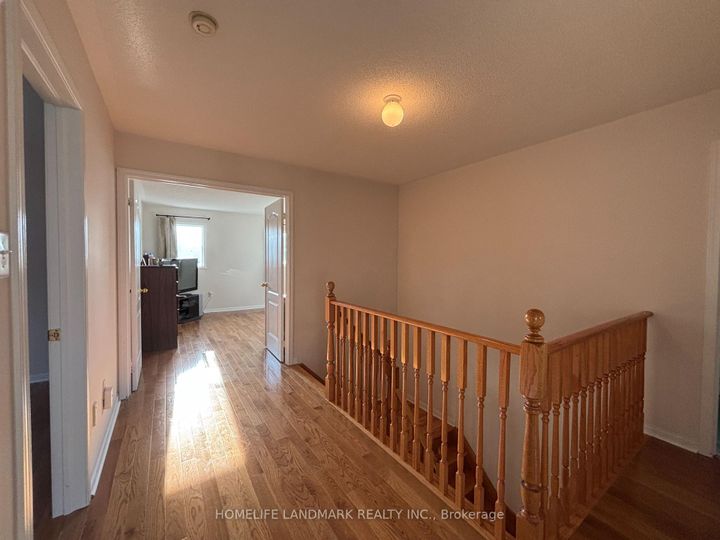 Photo 15 at 28 Stonebridge Boulevard, L'Amoreaux, Toronto
