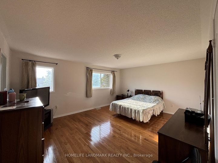 Photo 16 at 28 Stonebridge Boulevard, L'Amoreaux, Toronto
