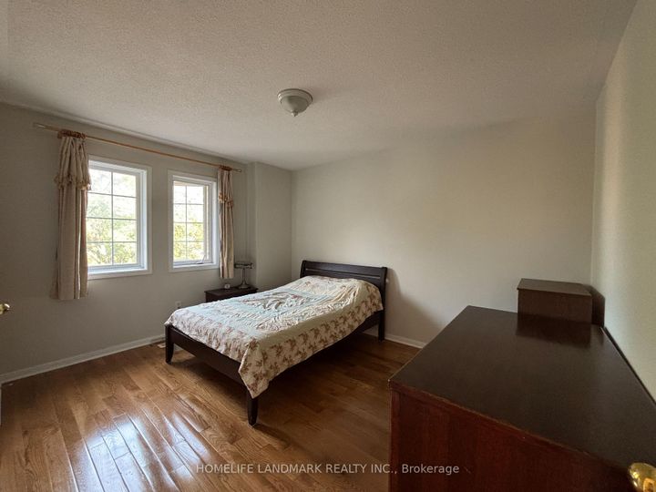 Photo 20 at 28 Stonebridge Boulevard, L'Amoreaux, Toronto