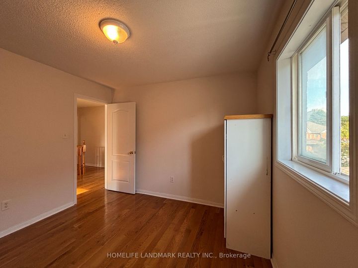 Photo 21 at 28 Stonebridge Boulevard, L'Amoreaux, Toronto