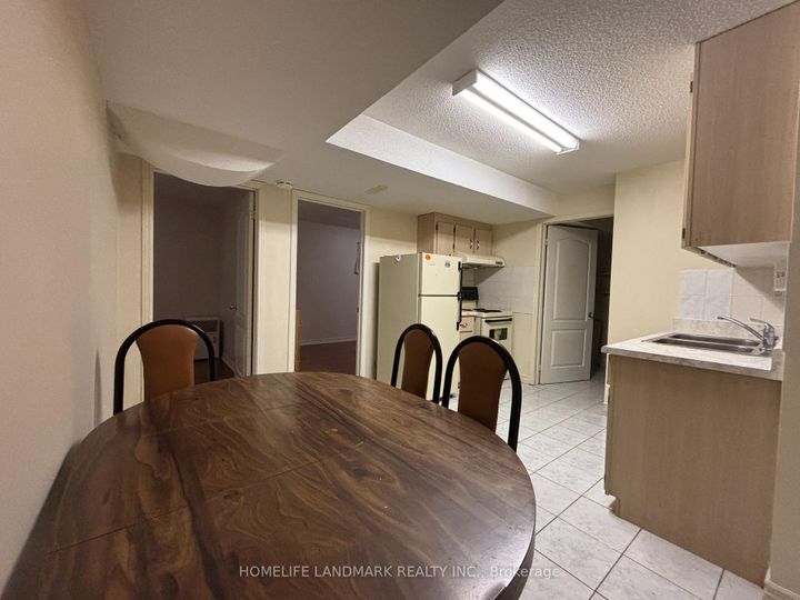 Photo 25 at 28 Stonebridge Boulevard, L'Amoreaux, Toronto